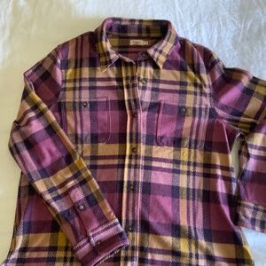 FAHERTY BUTTON DOWN SHIRT